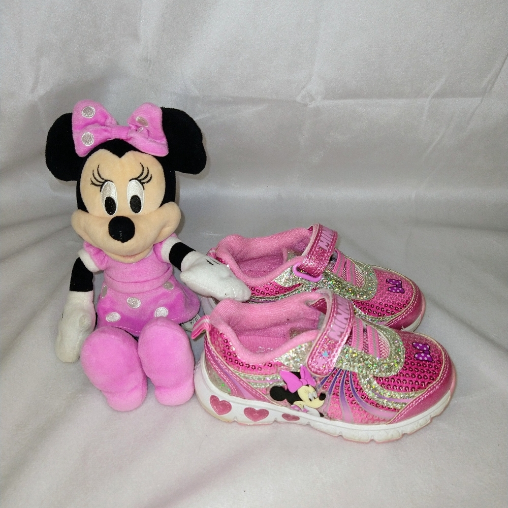 Girls Minni Mouse Shoes & Plush Doll Set